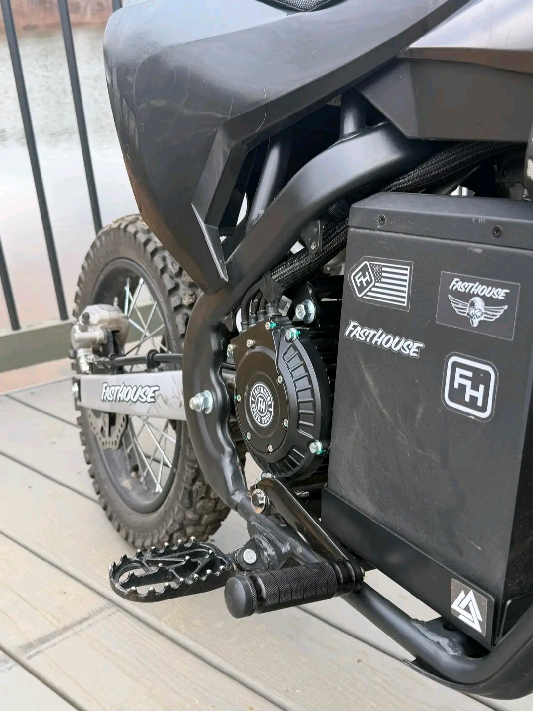 V.2 mototec footlock